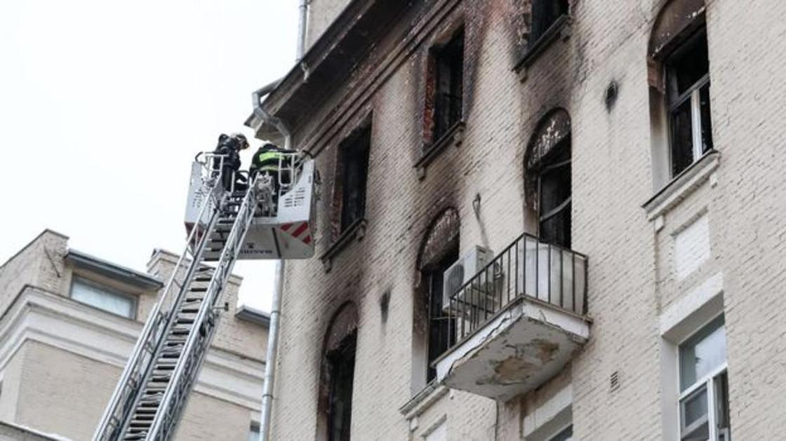 При пожаре в центре Москвы погибли восемь человек. Что известно на данный момент