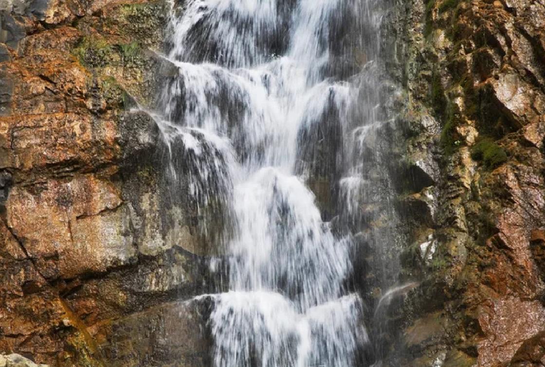 Скала, водопад