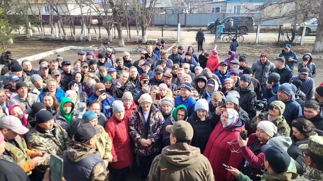 Встреча акима с жителями села Прибрежное