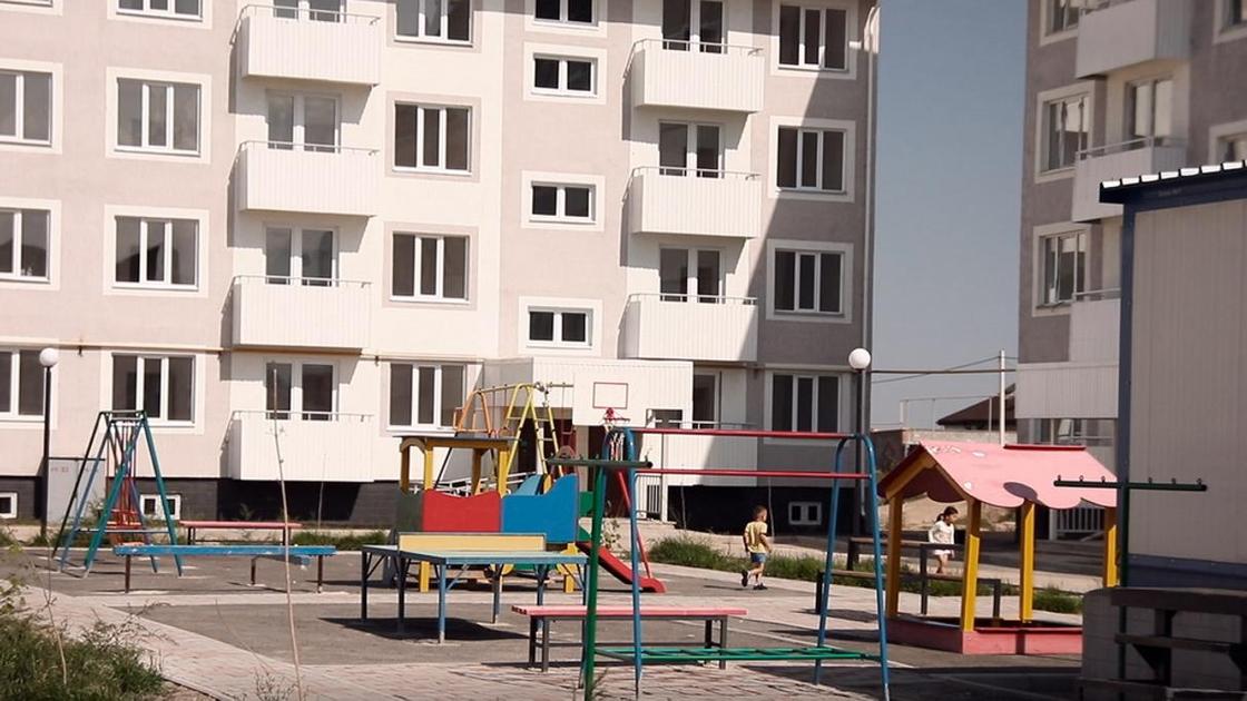 "Далеко и никаких удобств": что из себя представляет район с арендным жильем для молодежи в Алматы (фото)