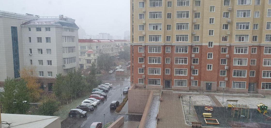 Снег идет в Нур-Султане