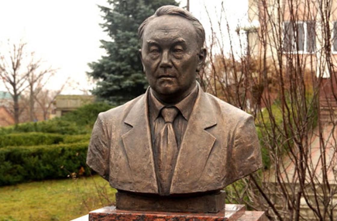 Нұрсұлтан Әбішұлының монументі Молдовада