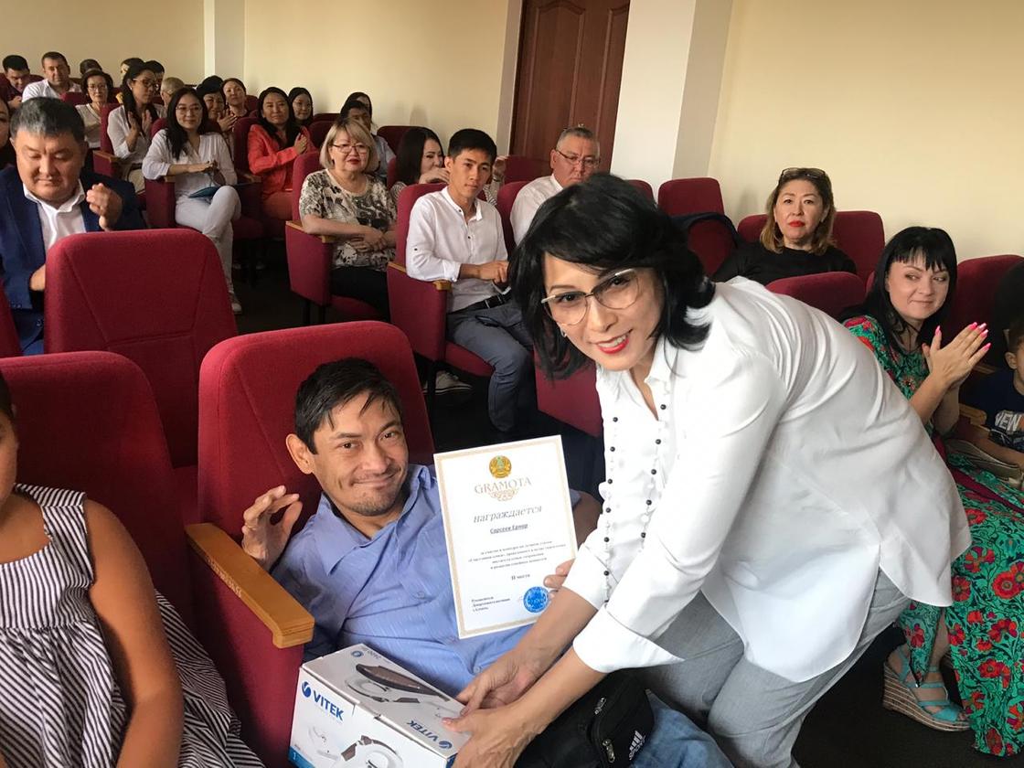 "В нашей семье никогда не разводились": в Алматы выбрали самые счастливые семьи