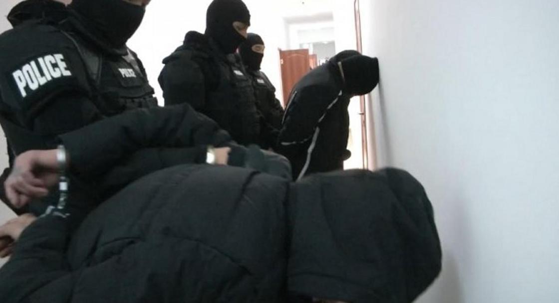 Группу воров-рецидивистов обезвредили в Алматинской области