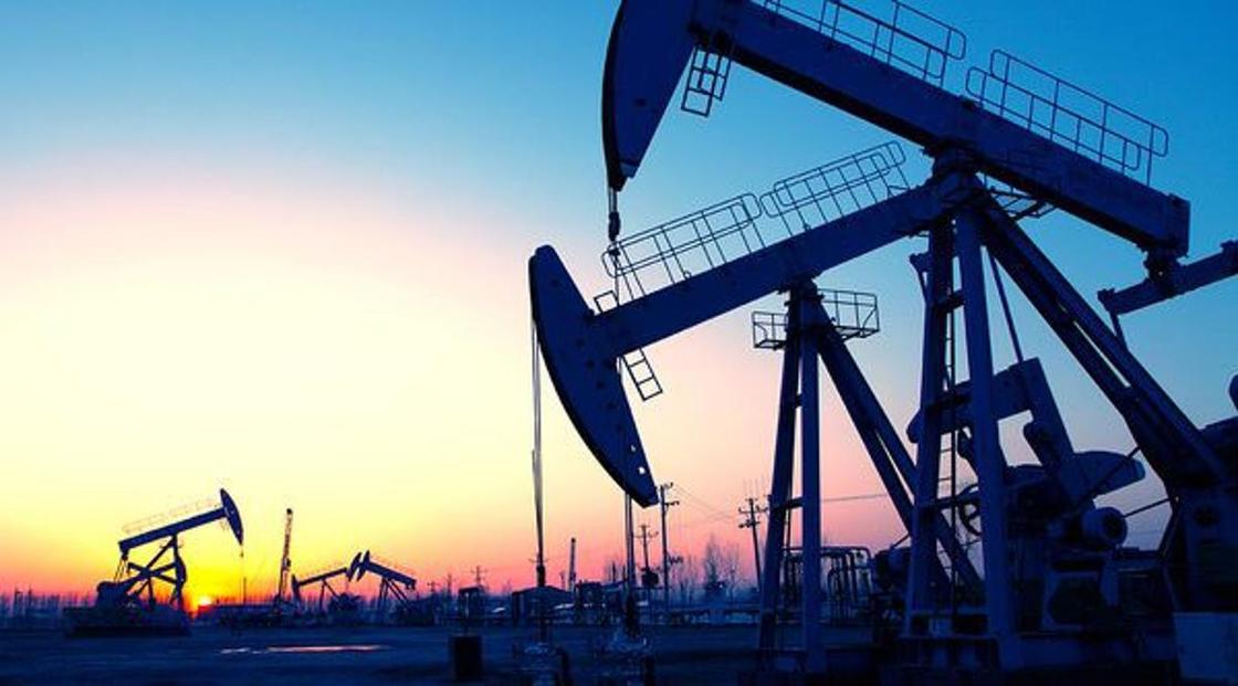 Всемирный банк понизил свой прогноз цен на нефть на ближайшие 2 года Всемирный банк понизил свой прогноз цен на нефть на ближайшие 2 года