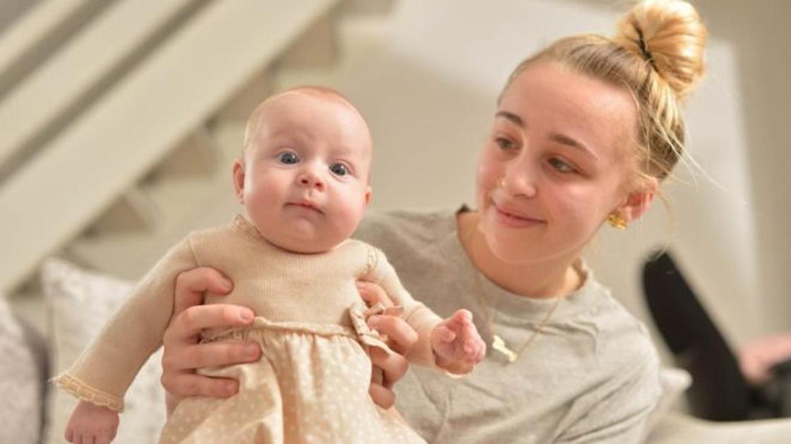 Британка легла спать и неожиданно родила девочку Британка легла спать и неожиданно родила девочку