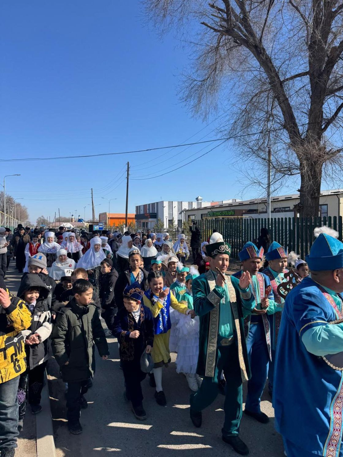 Жители села Басши