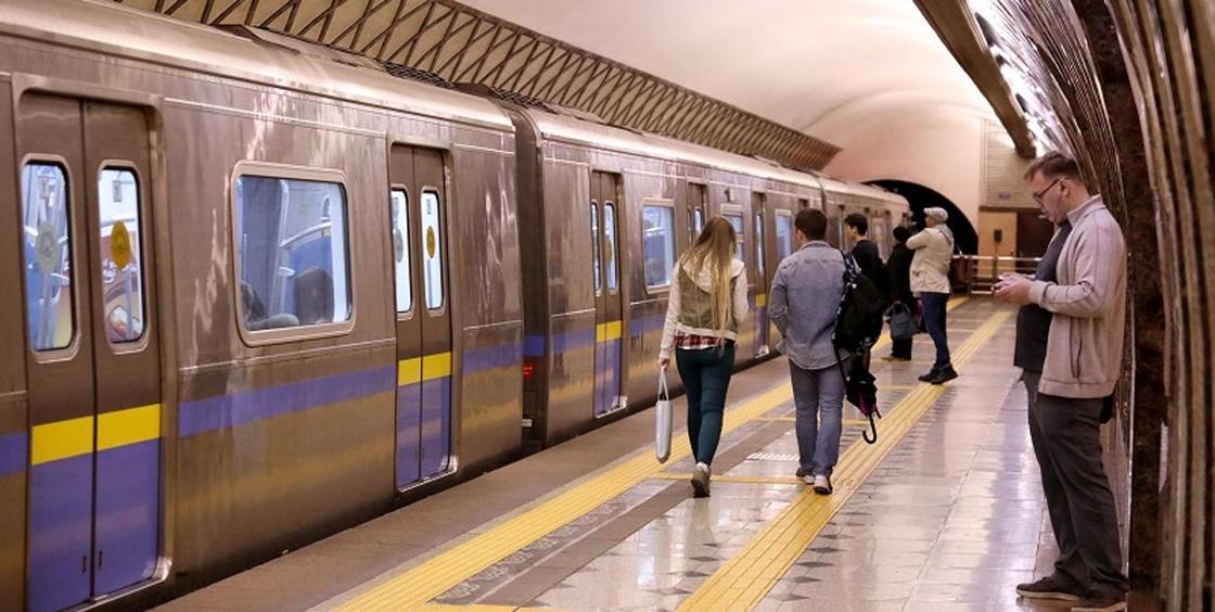 "Кастеты, ножи и ": Сотрудница метро рассказала об интересных находках