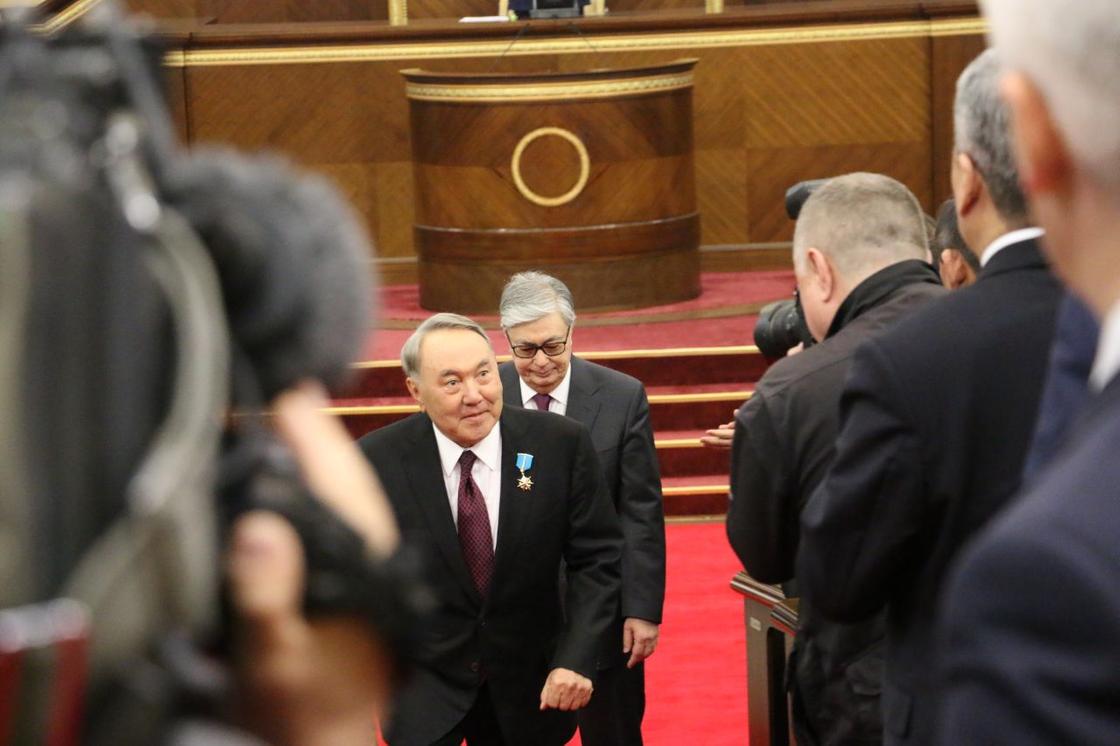Назарбаеву присвоили звание Народного героя Казахстана (фото)