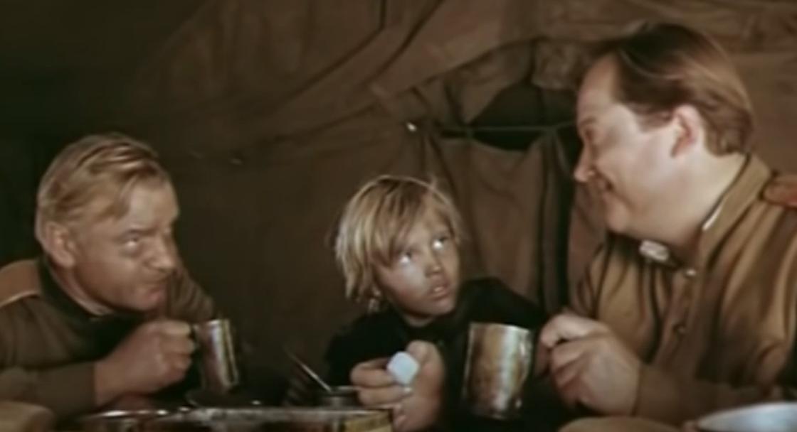 Кадр из фильма «Сын полка» (1981)