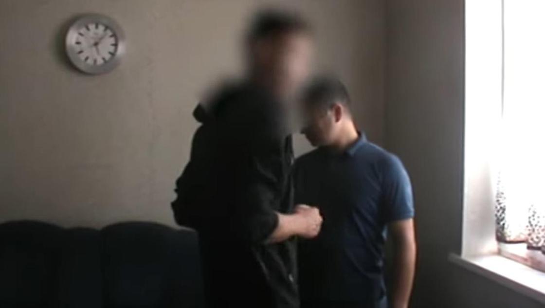 Вырвали коронки, задушили скотчем: мужчину жестоко убили в Алматинской области (видео)