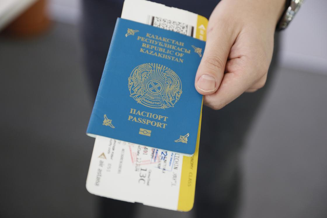 Казахстанцам рекомендуют не покупать билеты на международные перелеты
