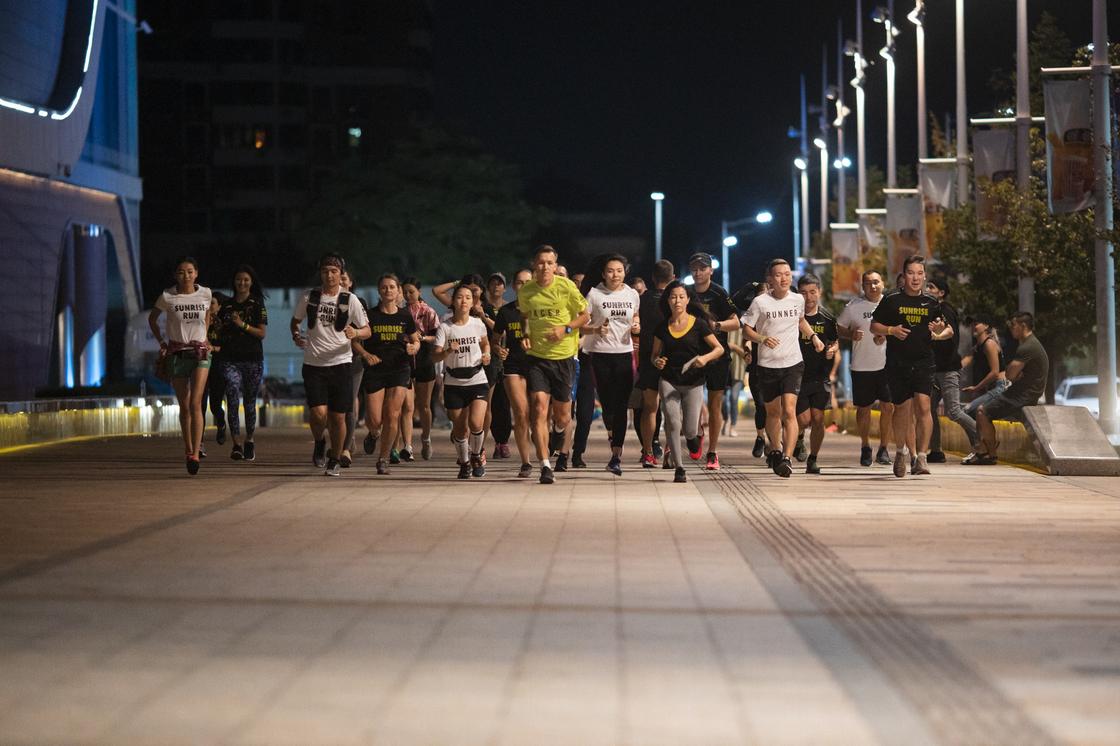 Nike Sunrise Run: участники забега встретили рассвет на Кок-Тобе