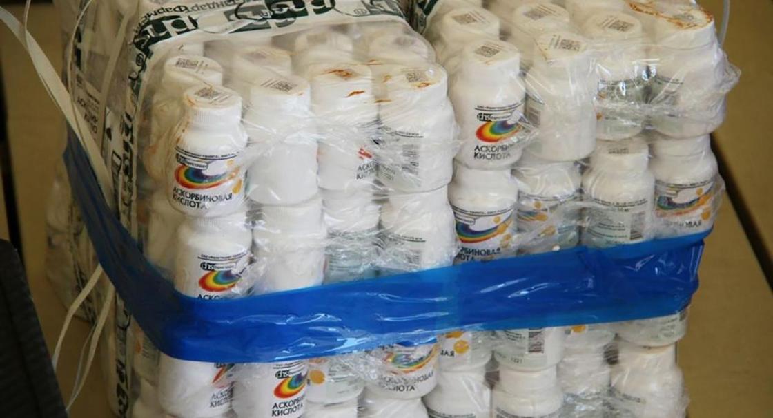 Казахстанец отправил в родной аул лекарства на 12,4 млн тенге (фото)