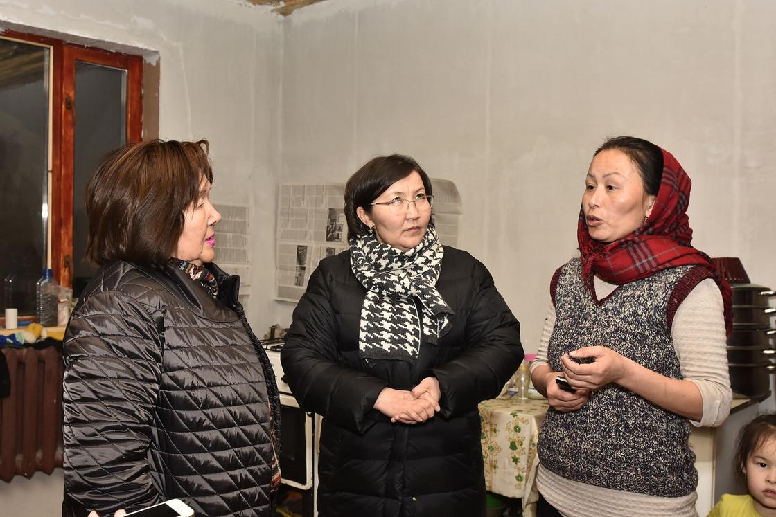 В Актюбинской области мобильные группы оказывают помощь нуждающимся семьям