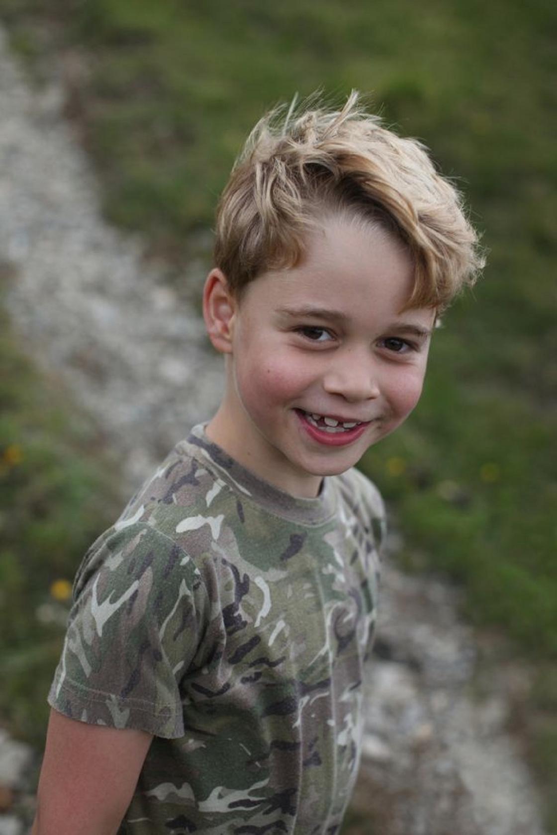 Новые фотографии принца Джорджа опубликовали в честь его 7-летия