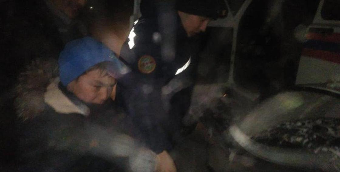 183 человека эвакуировали на казахстанских трассах за одни сутки (фото)