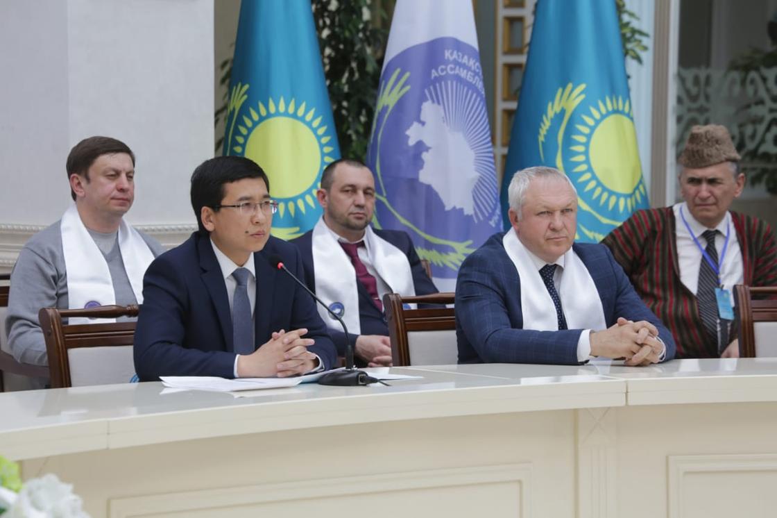 Карагандинская молодежь встретилась с делегатами XXVII сессии Ассамблеи народа Казахстана