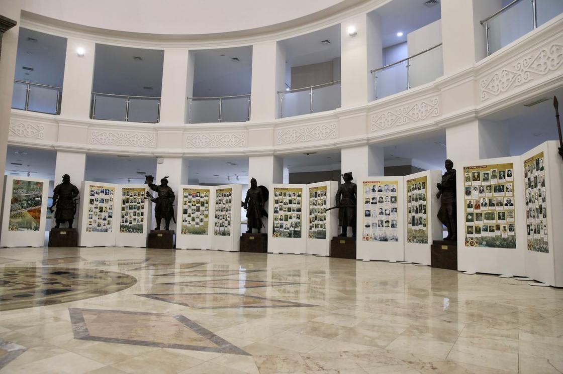 Списки погибших казахстанцев передали музею