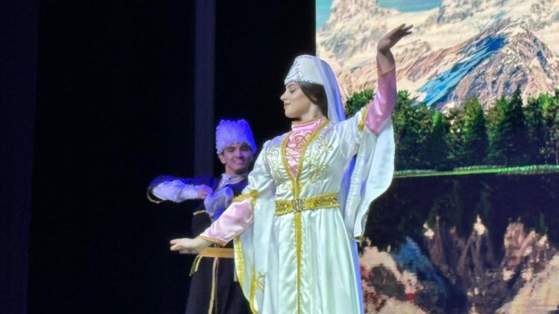 Участница конкурса красоты в Павлодаре