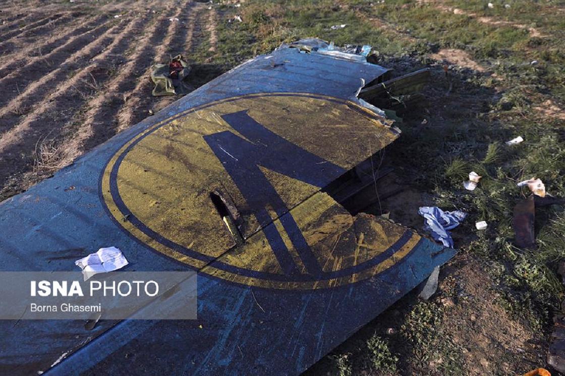 Душераздирающие кадры с места крушения украинского лайнера появились в Сети