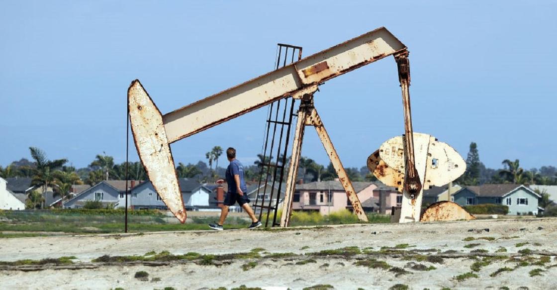 Причины обрушения цены на нефть WTI назвали эксперты