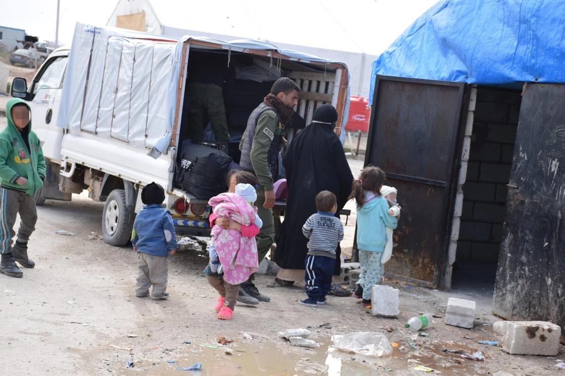 Казашка в Сирии с пятью детьми: Здесь меня выдали замуж за казаха из ИГИЛ
