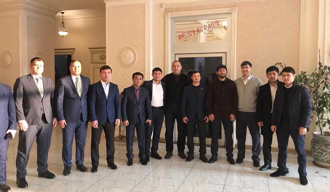 Звезды и спортсмены приняли участие в "Духовном караване Туркестана"