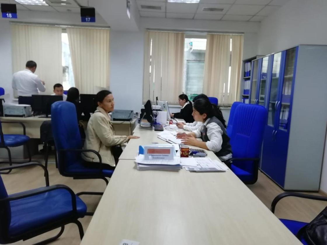 Первые 140 человек из многодетных семей трудоустроили в Алматы