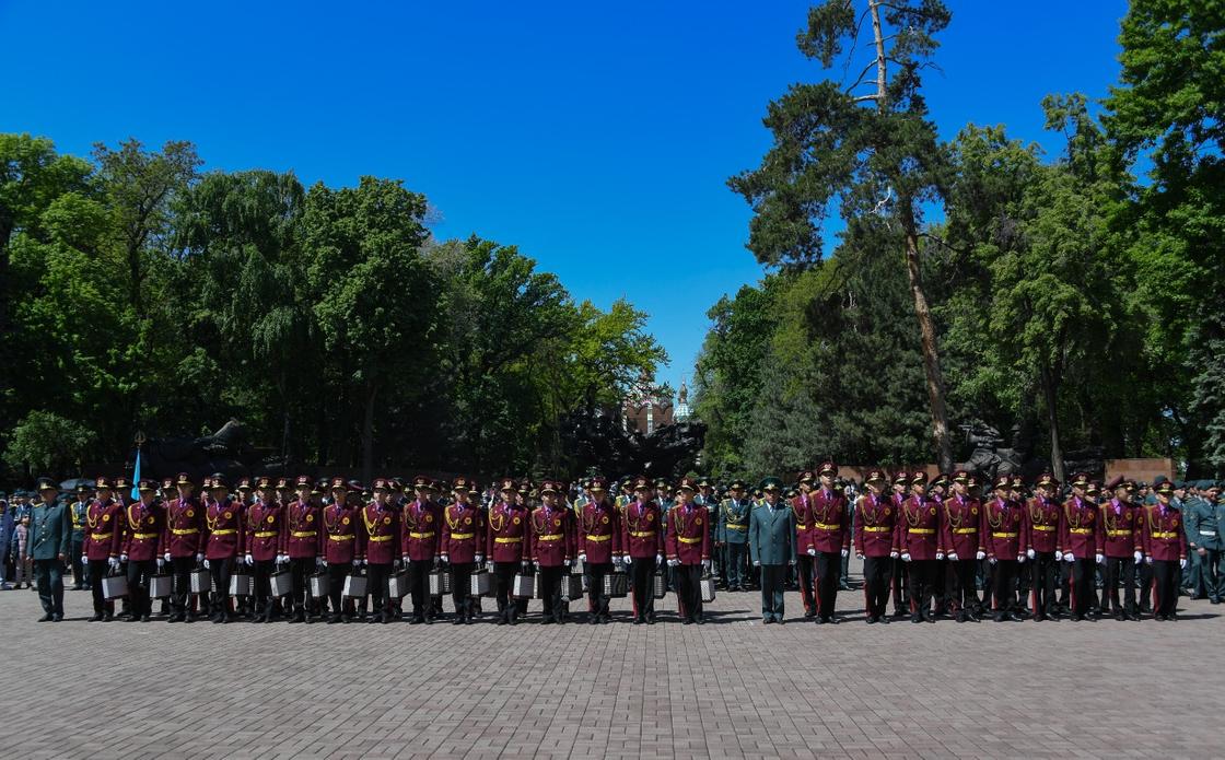 День защитника Отечества отмечают в Алматы