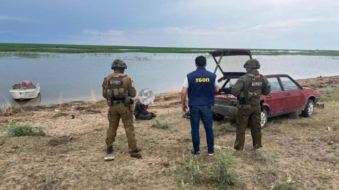 Рыбаки на озере Зайсан Рыбаки на озере Зайсан