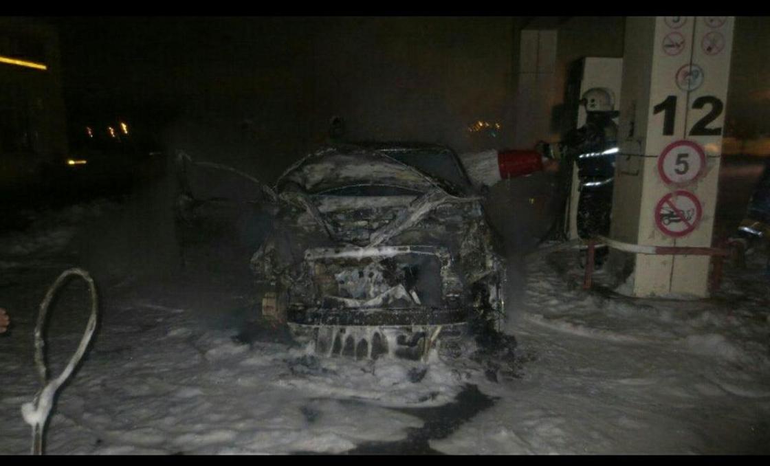 Пожар на АЗС в Астане едва не закончился взрывом (фото)