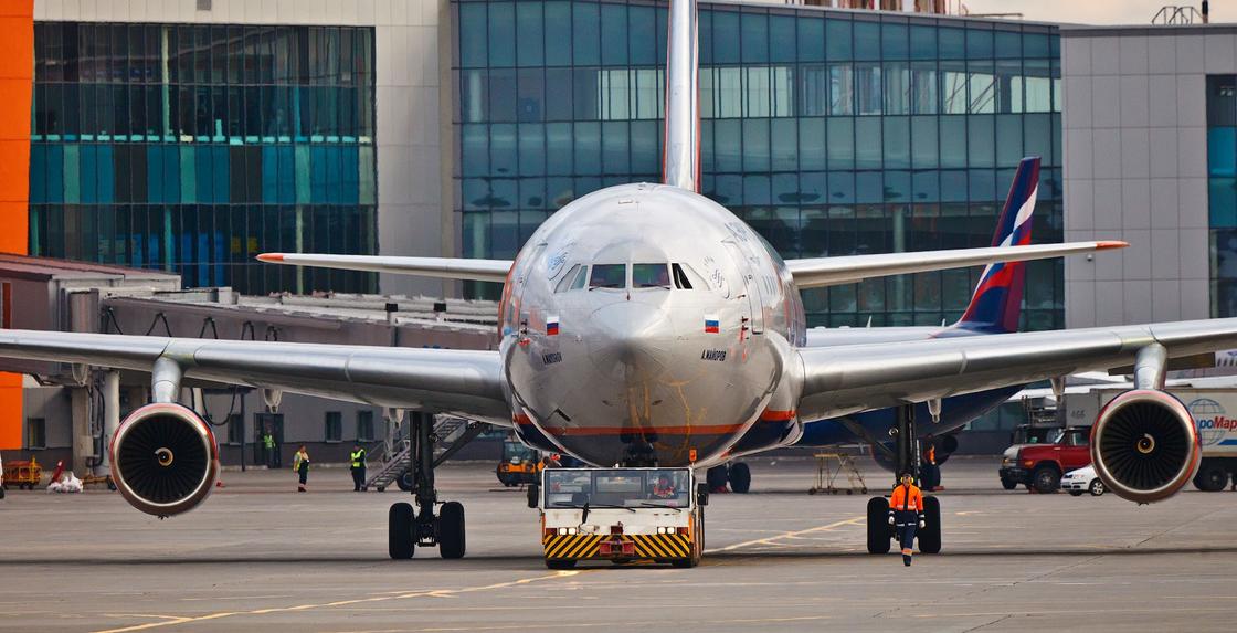 40 рейсов изменили после инцидента с самолетом из Астаны в аэропорту Москвы