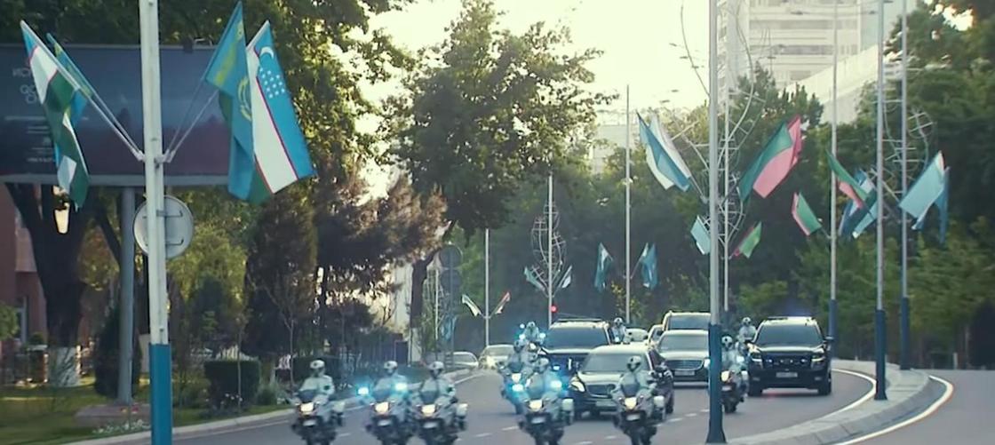 Видео с прибытием Токаева в Ташкент опубликовали в аккаунте президента Узбекистана