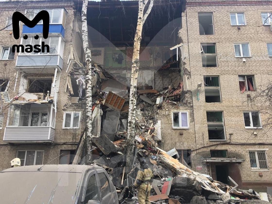 Подъезд дома рухнул из-за взрыва газа в Подмосковье (фото, видео)