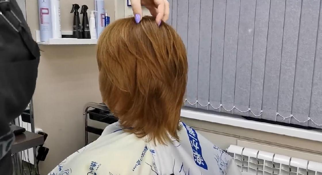Градуированный каскад на средние волосы