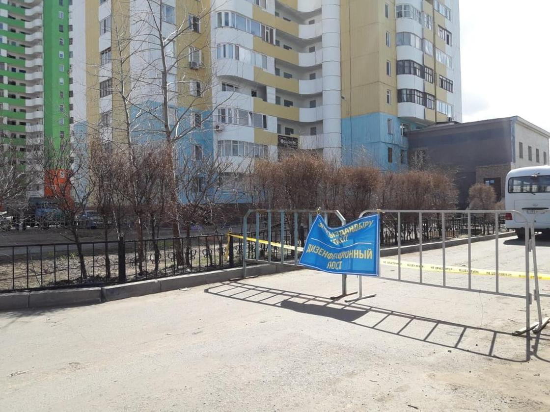 Закрыли на карантин больницу и дома: что творится после смерти мужчины в Павлодаре