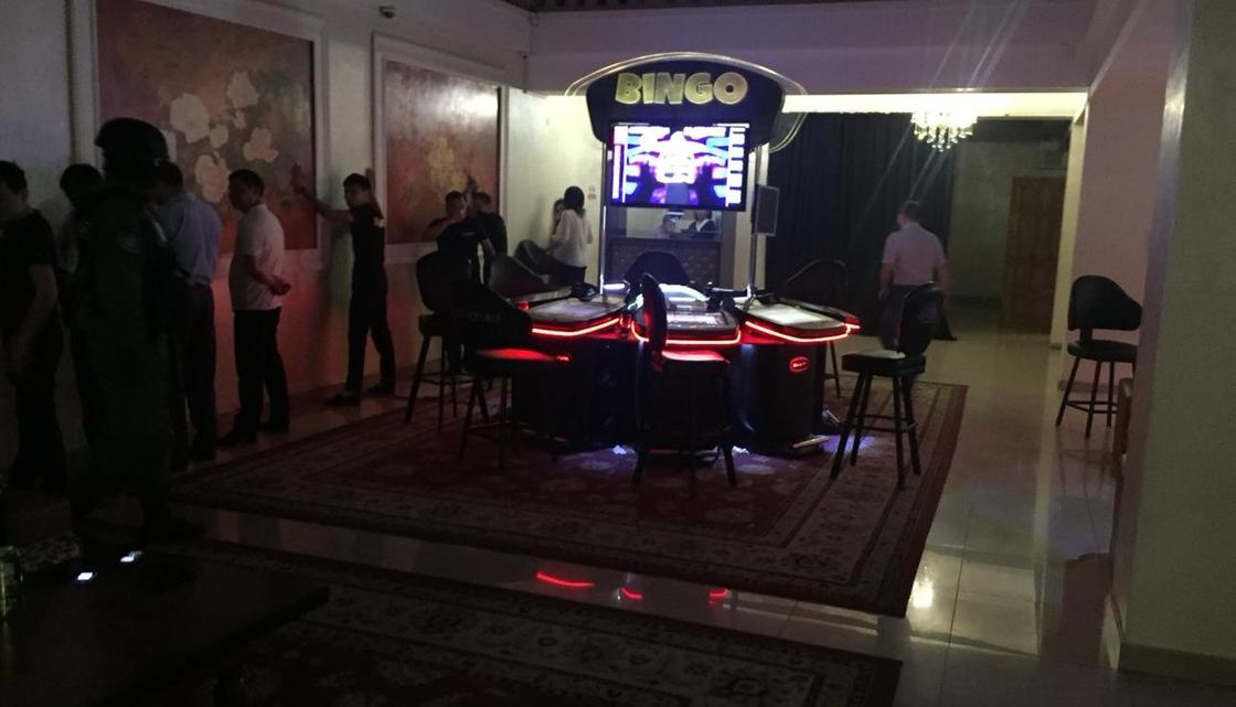 Сеть подпольных казино накрыли в крупных городах Казахстана (видео)