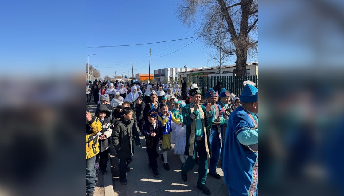Жители села Басши