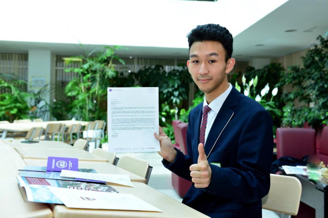 Школьник из Алматы получил грант на обучение в Гарварде
