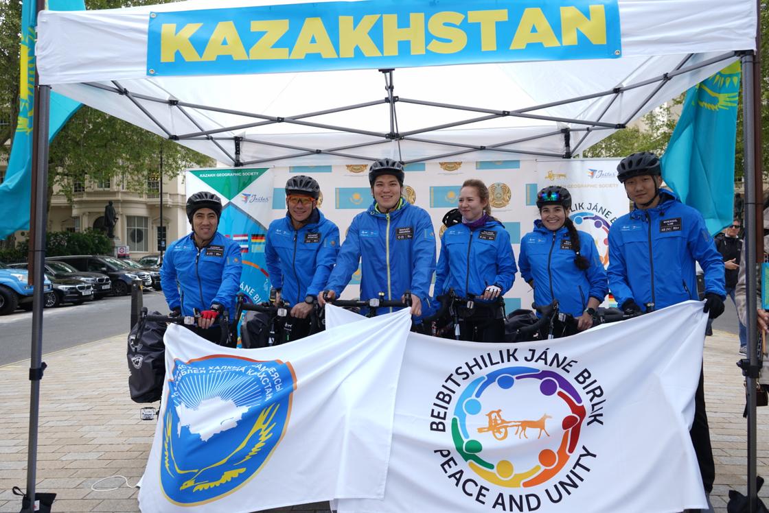 В Лондоне стартовал Международный велопробег «Beibitshilik jane birlik. Peace and unity»