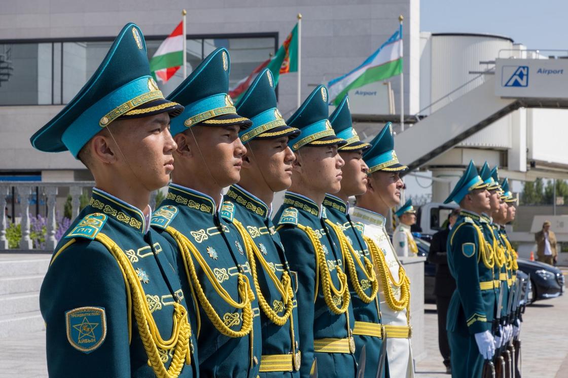 Прибытие Шавката Мирзиеева Прибытие Шавката Мирзиеева