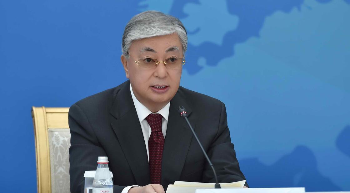 Токаев призвал назначать казахстанцев на ключевые посты в нефтегазовой отрасли