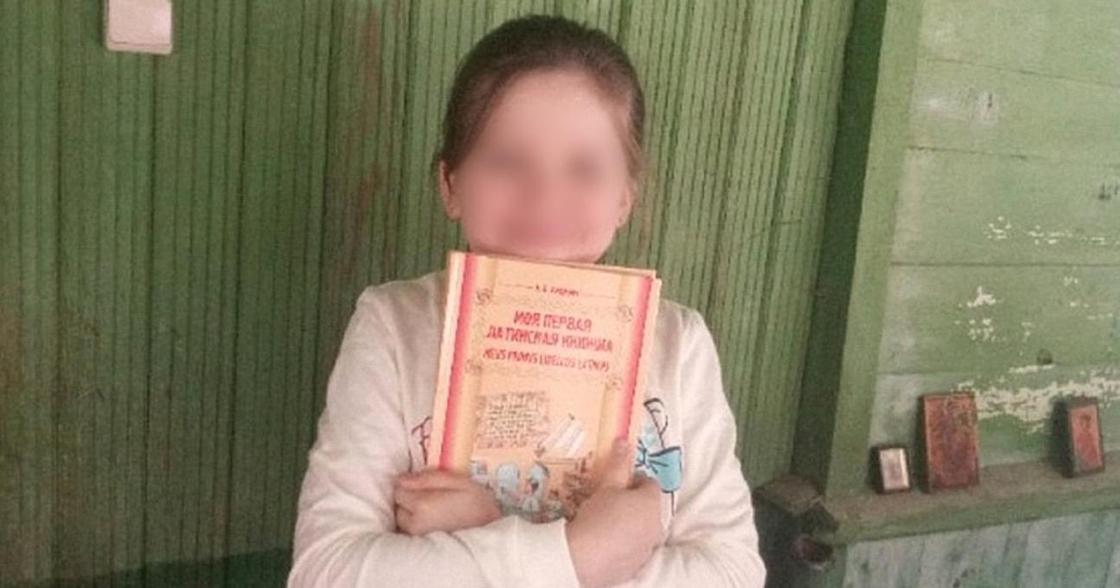 "Опубликовали обнаженное фото": шестиклассницу затравили за письмо Путину и вынудили уйти из школы