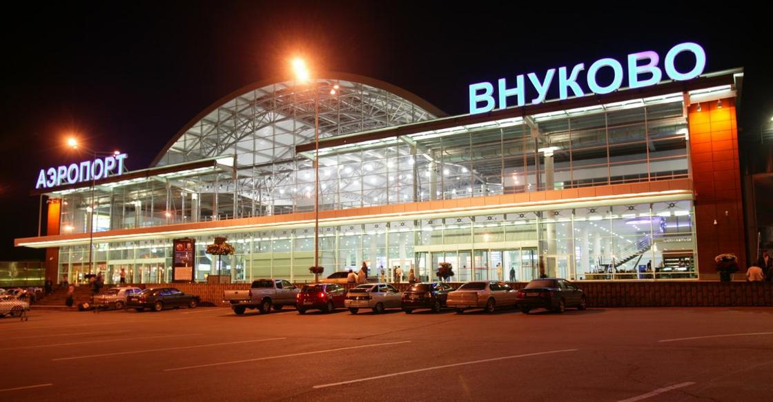 «Вопрос остро стоит»: 30 казахстанцев «застряли» в аэропорту Москвы