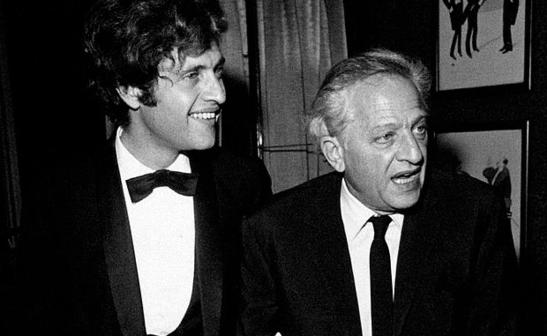 Джо Дассен с отцом Жюлем Дассеном в Париже (1970)