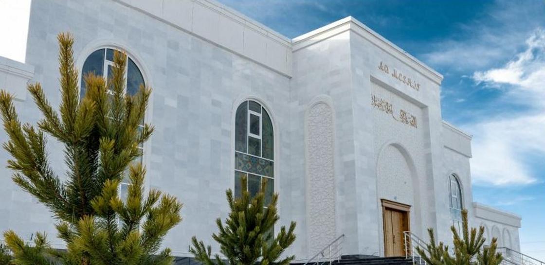 Уникальную Белую мечеть открыли в Астане (фото)