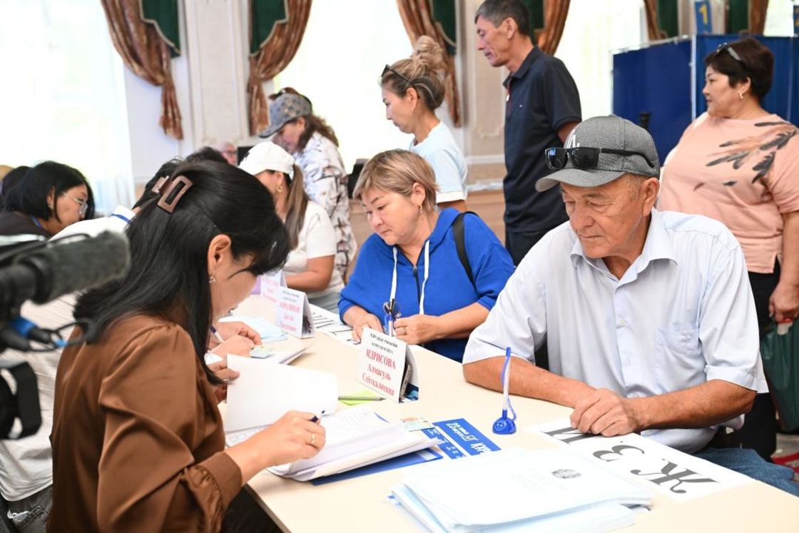 Бейбіт Исабаев сайлау учаскесіне келді