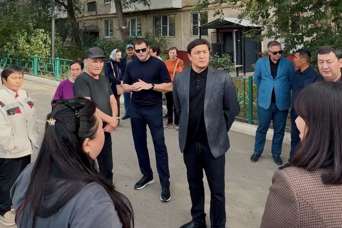 Ақтөбеде көпқабатты үйлердің жылыту маусымына дайындығы жалғасуда