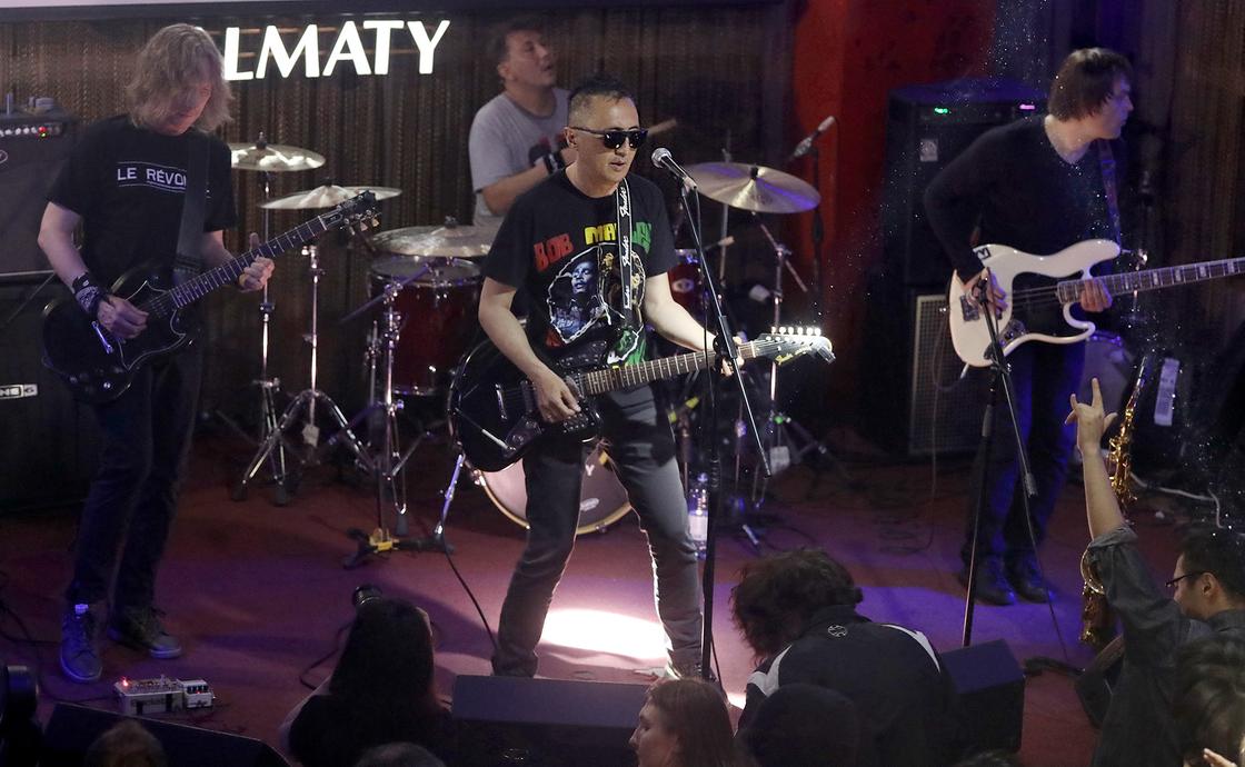 Культовая панк-рок группа Адаптация дала последний концерт в Алматы (фото, видео)